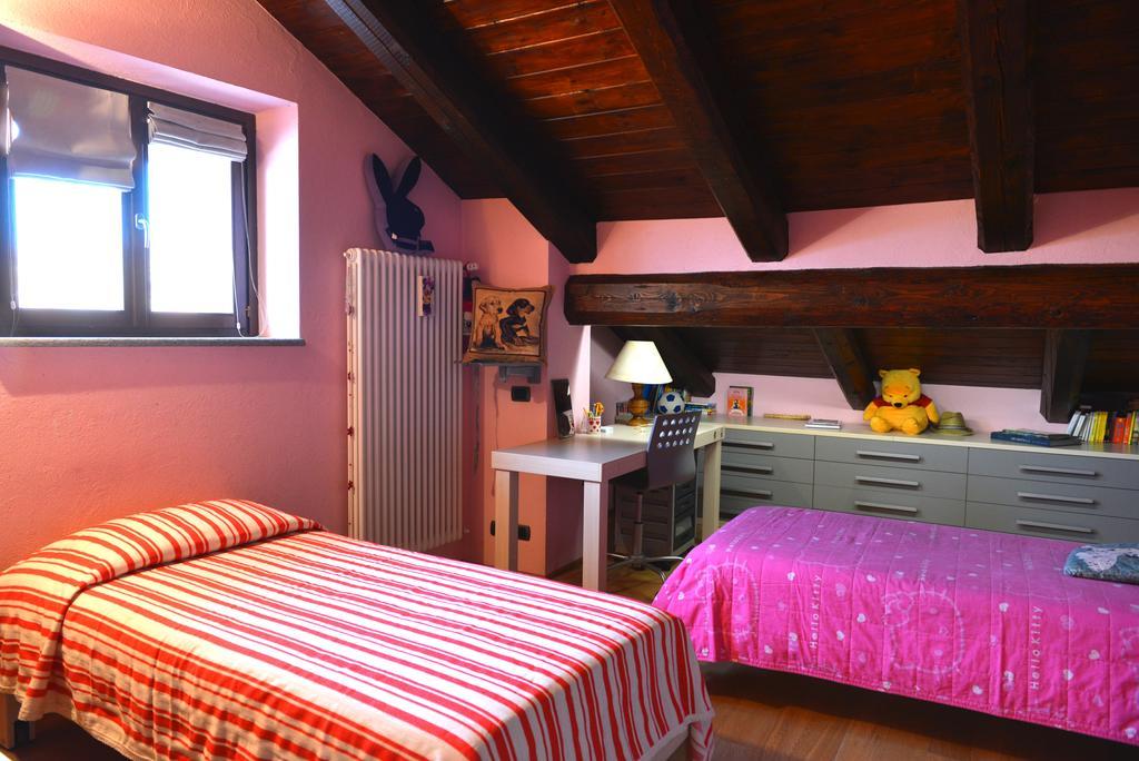 Casa Vacanze Il Brichet Mondovì Szoba fotó
