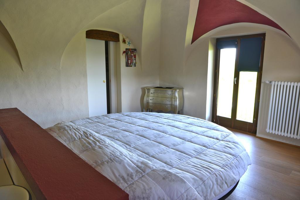 Casa Vacanze Il Brichet Mondovì Szoba fotó