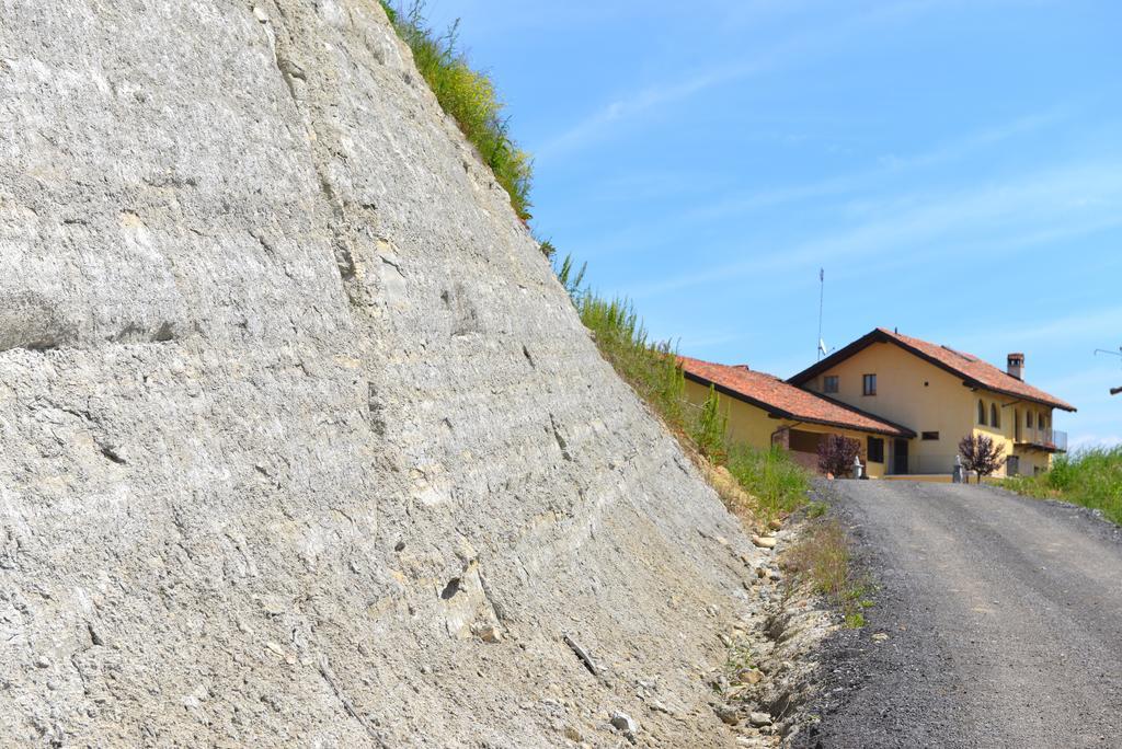 Casa Vacanze Il Brichet Mondovì Szoba fotó